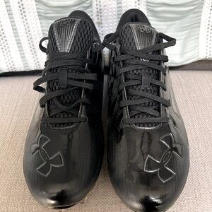 Under Armour black mens cleats